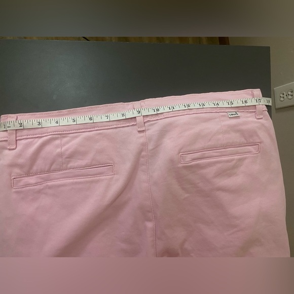 Levi’s Women’s Pants Size 10 Pink Ankle Cropped Tapered Stretch Mid Rise Cotton - Picture 5 of 12